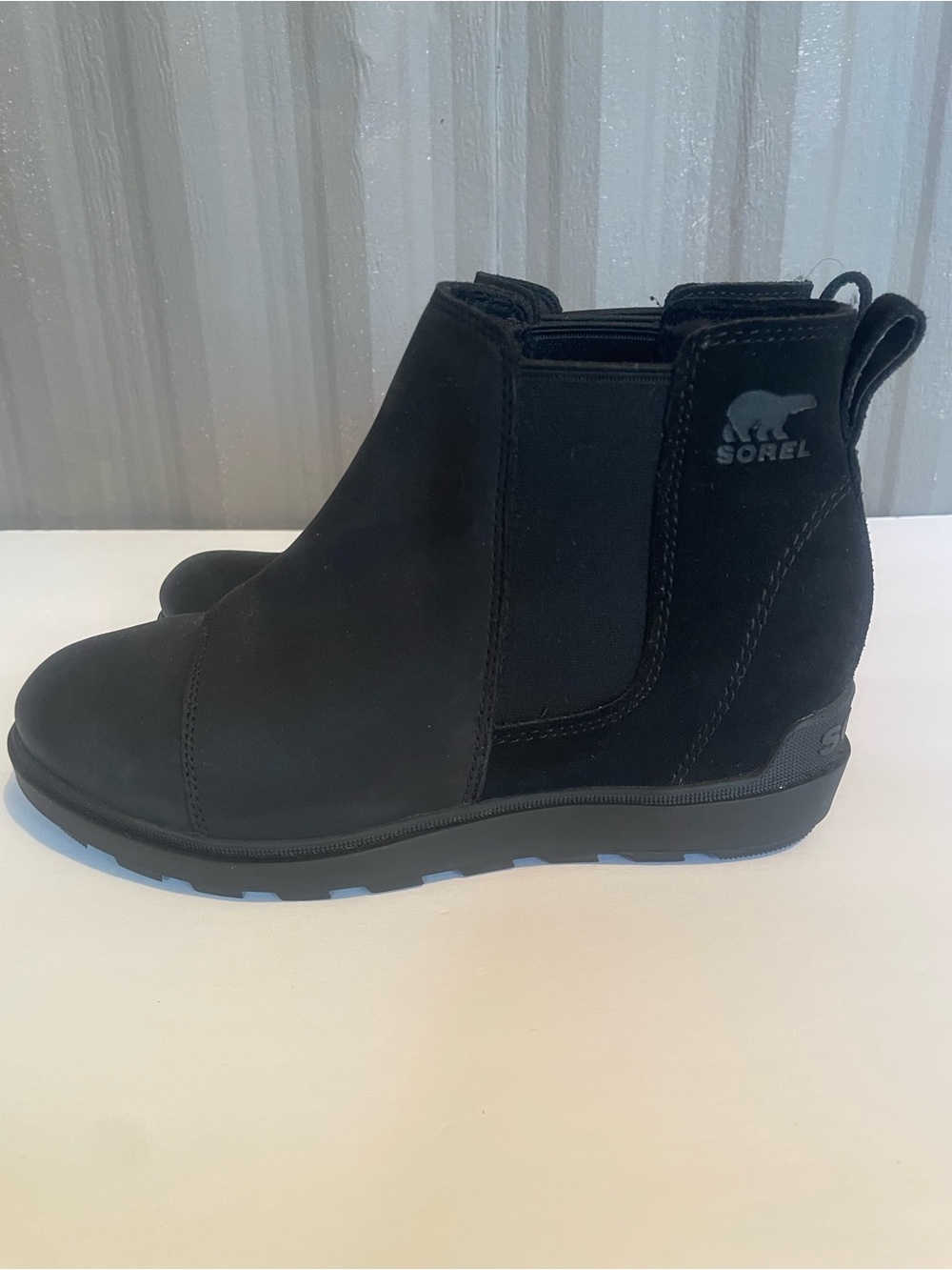 Sorel Evie II Chelsea Boots Women's 9 Black Leather Hidden Wedge Heel Waterproof - Picture 7 of 13